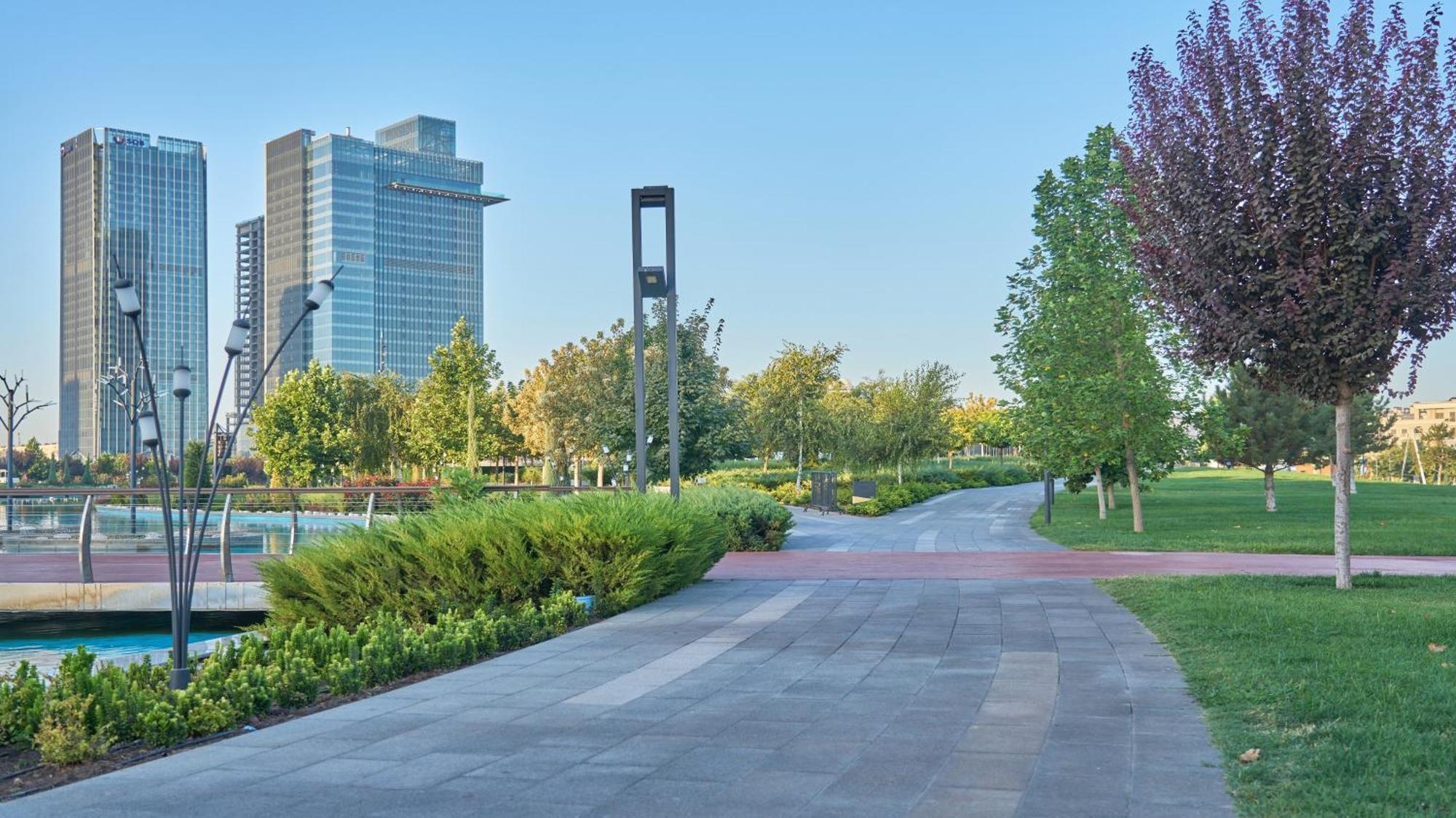 Holiday Inn Tashkent City By Ihg Екстериор снимка