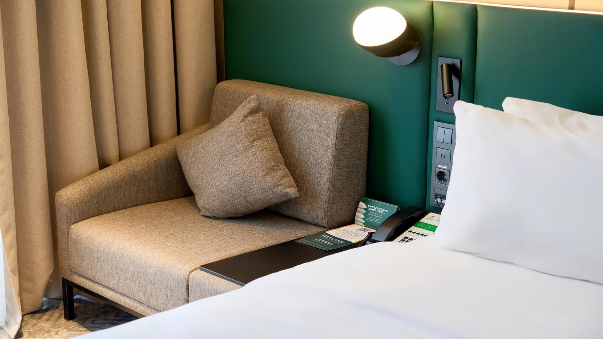 Holiday Inn Tashkent City By Ihg Екстериор снимка