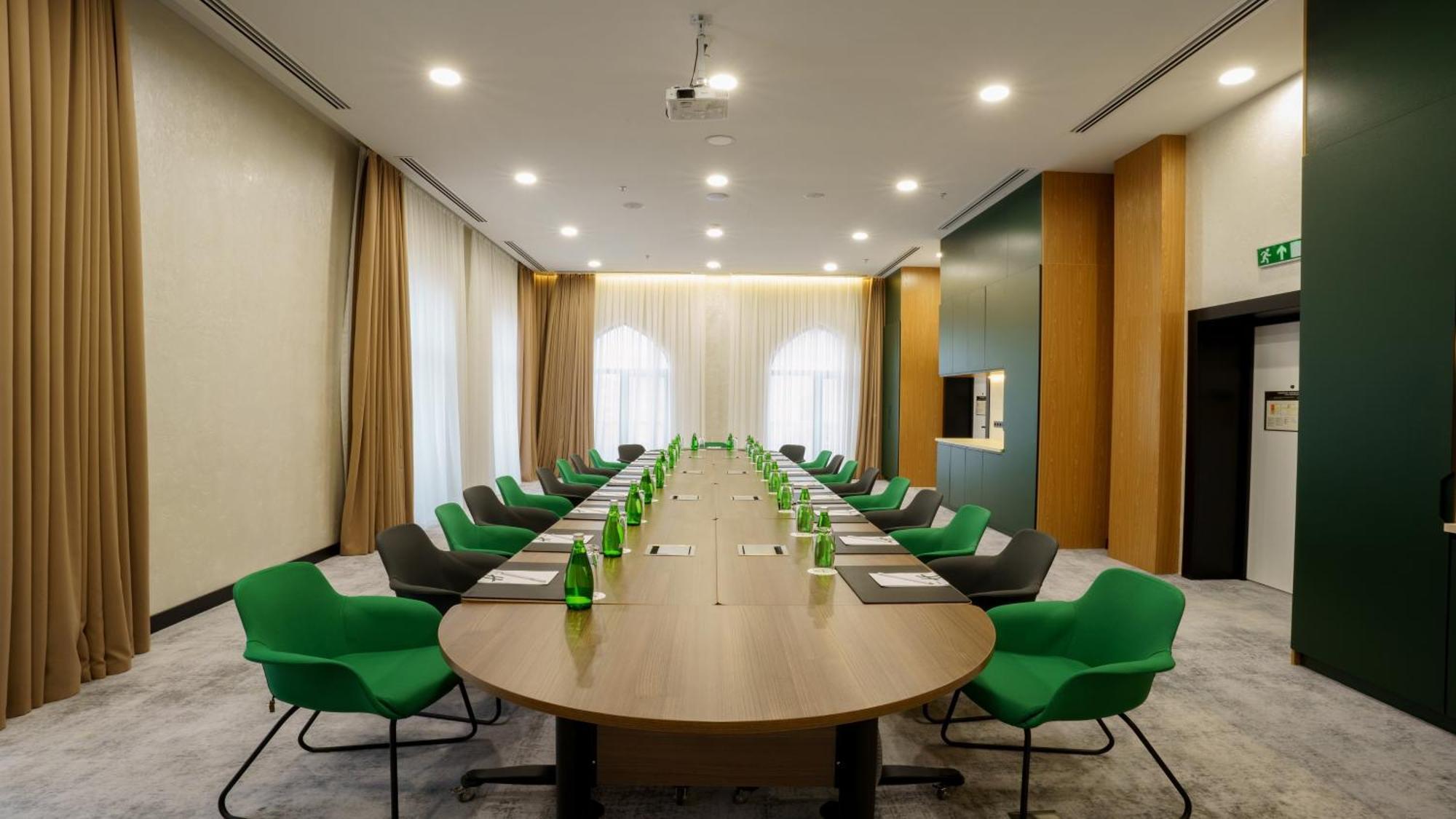 Holiday Inn Tashkent City By Ihg Екстериор снимка