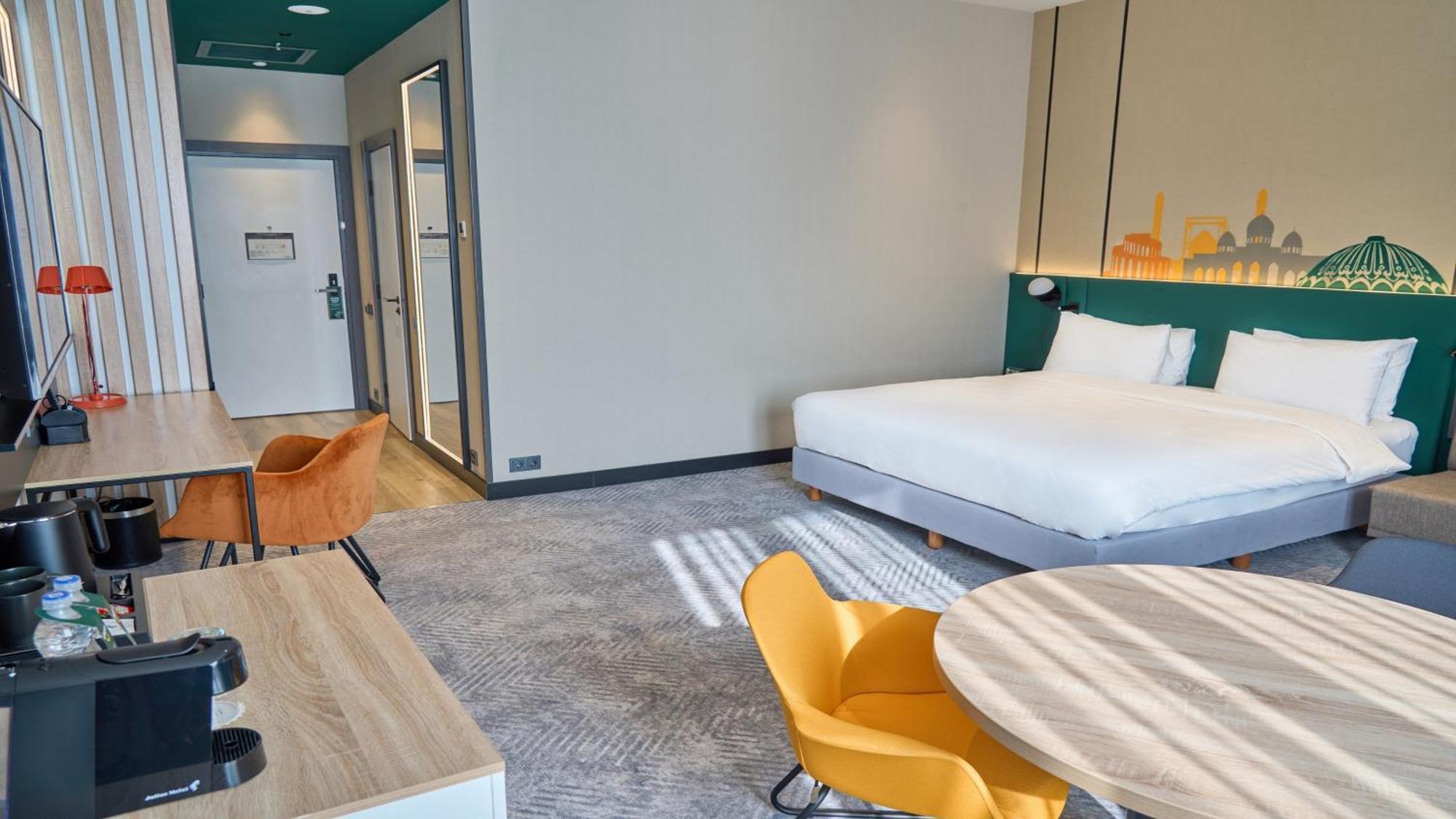 Holiday Inn Tashkent City By Ihg Екстериор снимка